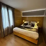 Hotel 9wagram Boutique 3*