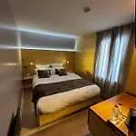 9wagram Boutique 3*
