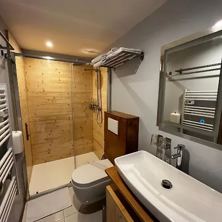 9wagram Boutique Hotel 3*