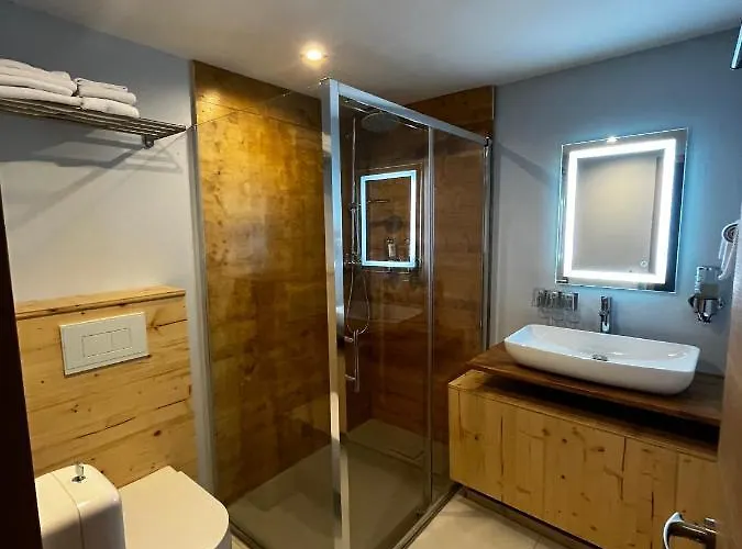 Hotel 9wagram Boutique 3*